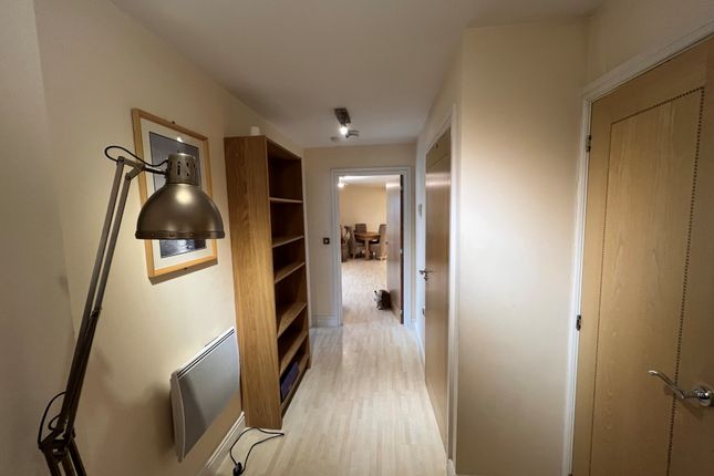 Flat 33, Crawley photo 2