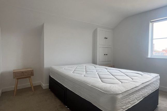 Thumbnail Room to rent in London Road, Gloucester