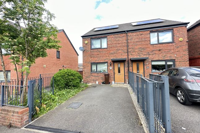 Thumbnail Semi-detached house to rent in Lawnswood Road, Manchester