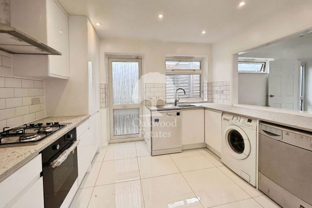 144a, Clare Road, Maidenhead photo 2