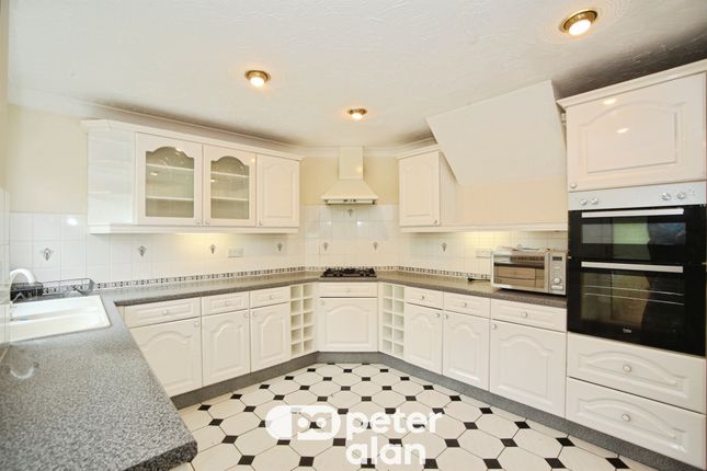 13, Pen-Y-Cefn, Cardiff photo 3