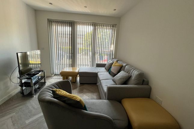 Hawkings House - 1 Bedroom, Queensbury, London photo 3