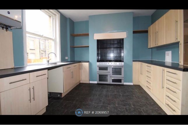 Thumbnail Terraced house to rent in Emscote Place, Halifax