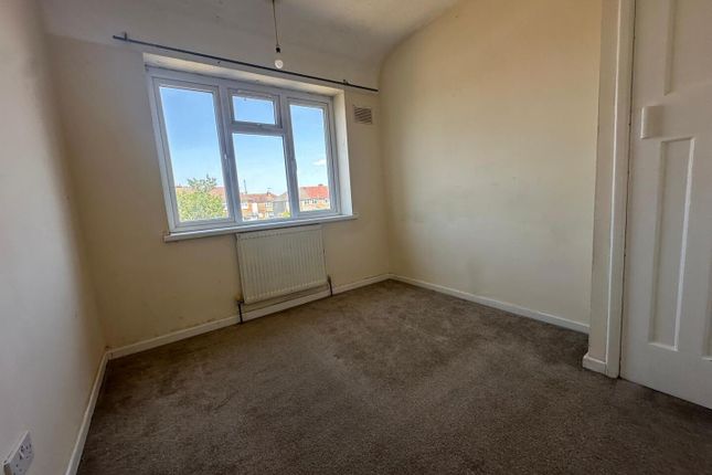 67, Coronation Road, Hayes photo 4