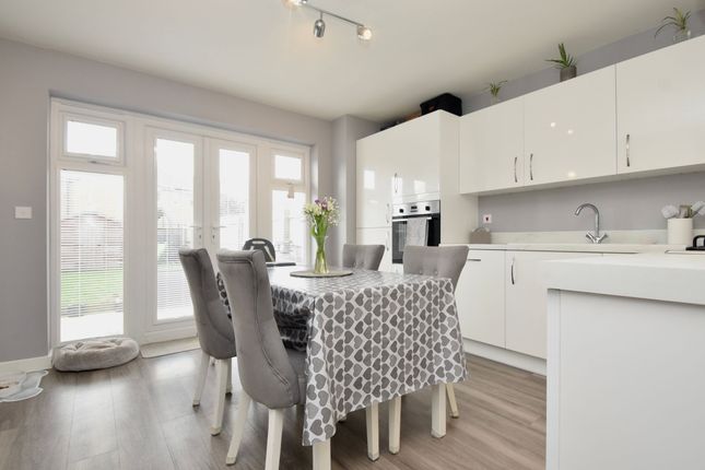 1 Grayling Close, St. Neots photo 4