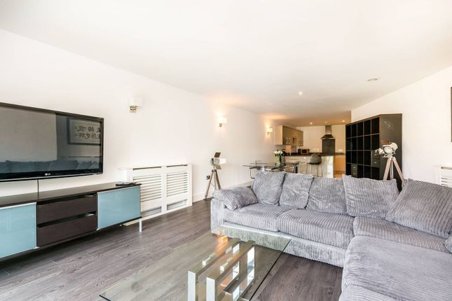 Flat for sale in Plaistow Lane, Bromley
