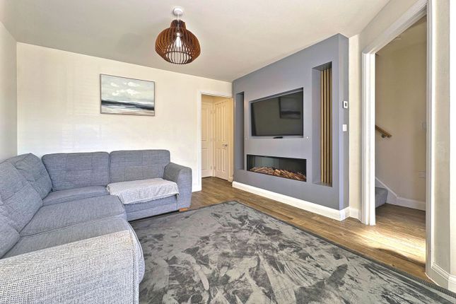 46, Poskett Way, Charfield photo 3