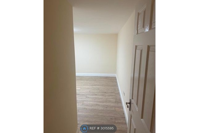 Flat, Princess Road West, Leicester photo 4