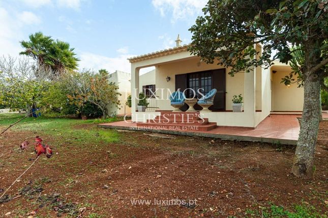 Block of flats for sale in 8600 Praia Da Luz, Portugal