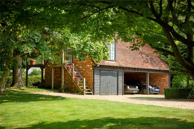 Carport / Garage