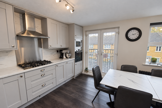Goodfellow Close, Bradford photo 3