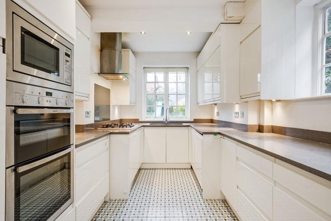 Thumbnail Property to rent in The Leys, Hampstead Garden Suburb, London