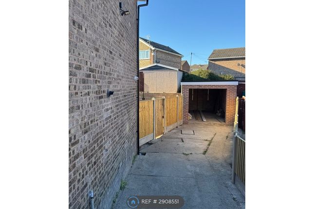 Newton Lane, Wakefield photo 3