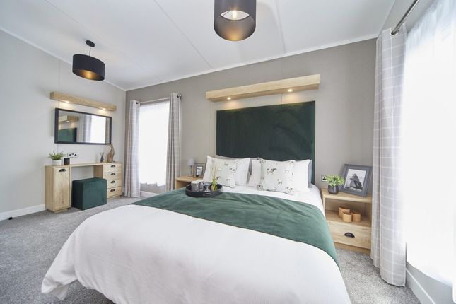 Juliots Well Lodge Retreat- Sunseeker-Sensation-105000