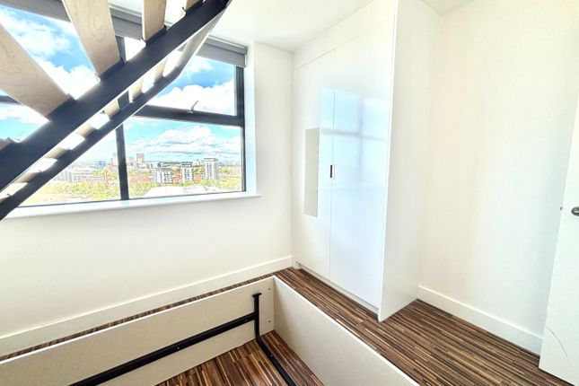 910 Westpoint, 501, Chester Road, Trafford photo 5