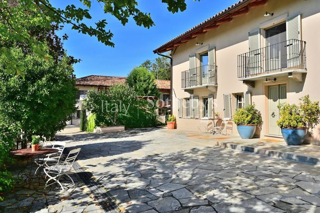 Villa for sale in Via Ripe, Calosso, Piemonte