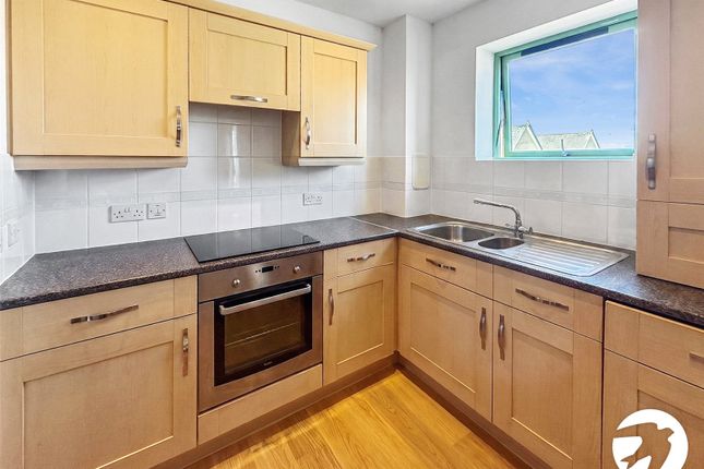 297, Esparto Way, Dartford photo 2