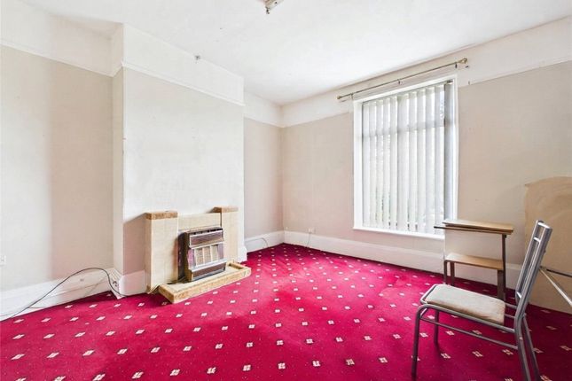 13, Summerseat Place, West Yorkshire photo 3