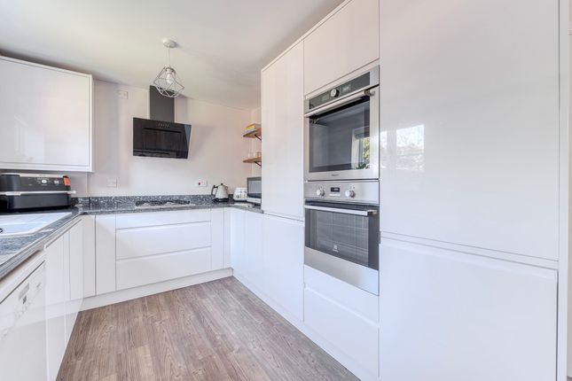 24 Howard's Way, Great Yarmouth photo 4