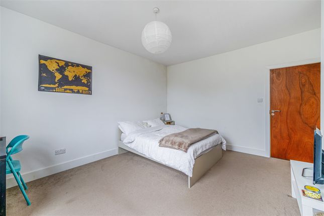 Flat to rent in Wormholt Terrace, Wormholt Road, London