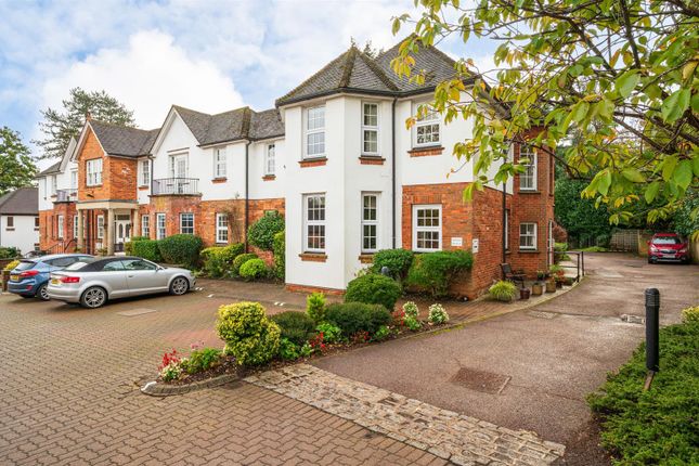 Flat for sale in War Memorial Place, Henley-On-Thames