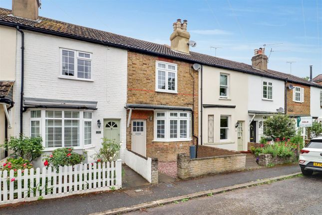 Thumbnail Terraced house to rent in Station Road, Claygate