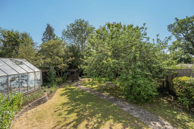 33 Sunnybank, Epsom photo 4