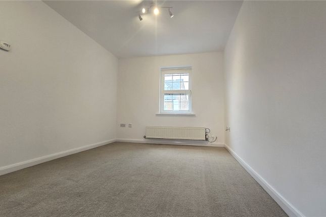 Stowe Drive, Warwickshire photo 3