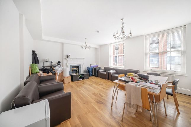 Royal, 86a, Fulham Road, London photo 4