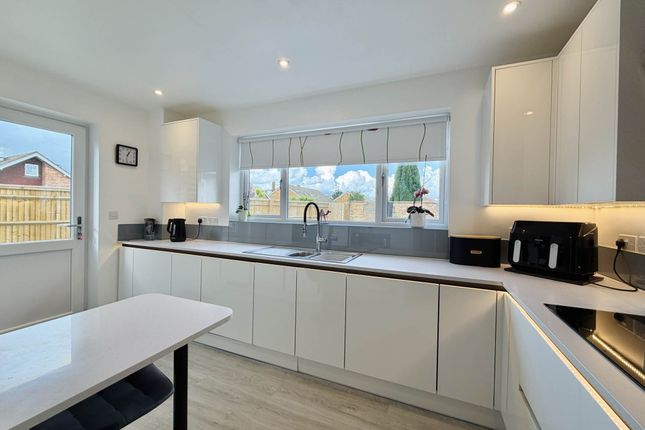 1, Icknield Close, Didcot photo 2