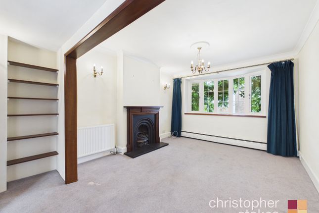 2 Churchfield Path, Cheshunt, Hertfordshire photo 4