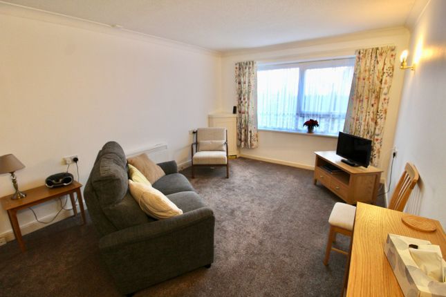 18 Homewood House, Milford Road, Lymington photo 3