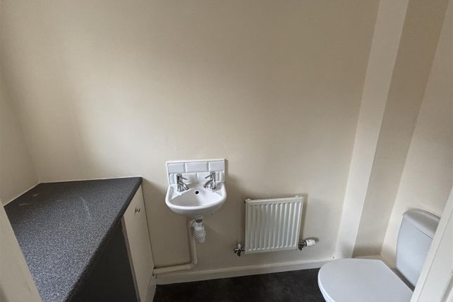 70, Moray Close, Swadlincote photo 5