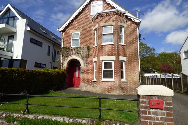 Thumbnail Flat to rent in Sandbanks Road, Poole