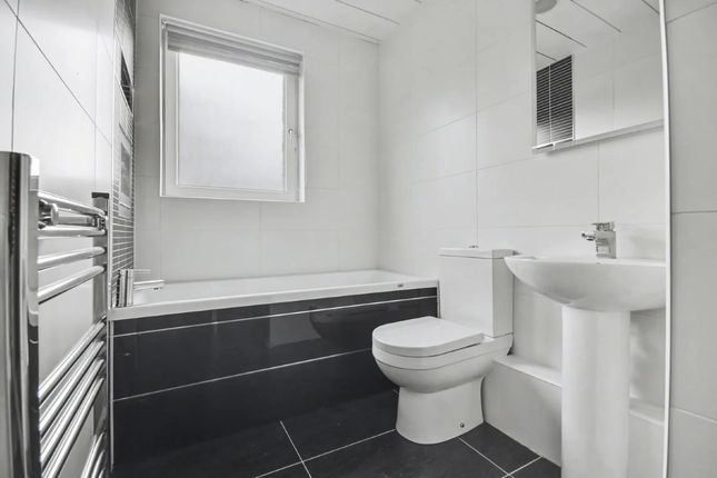 24, York Road, Greenock photo 3