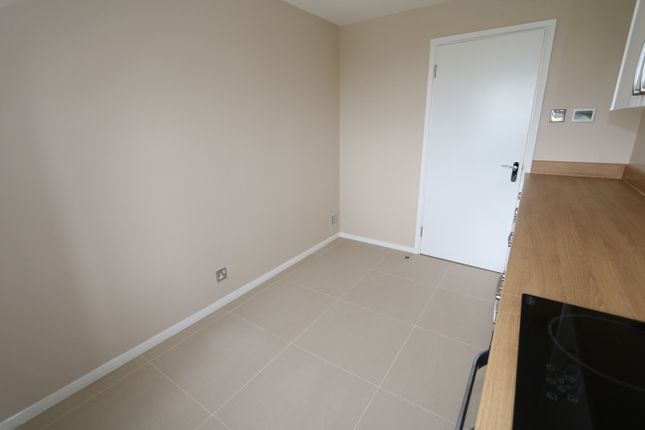 Flat to rent in Everglades, London Road, Hadleigh