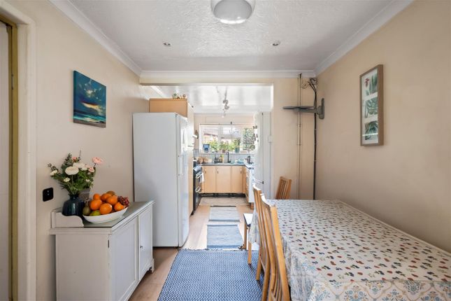 182, Cabell Road, Guildford photo 3