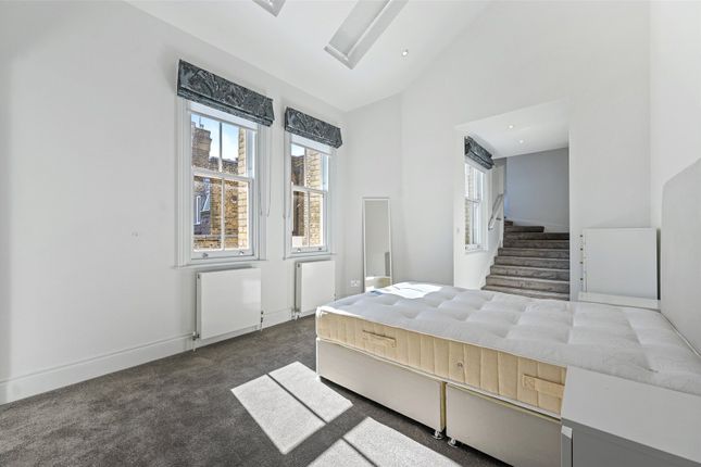 Thumbnail Flat to rent in Egerton Gardens Mews, London