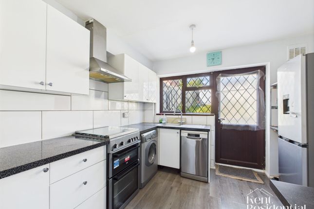 30 Laburnum Road, Rochester photo 2