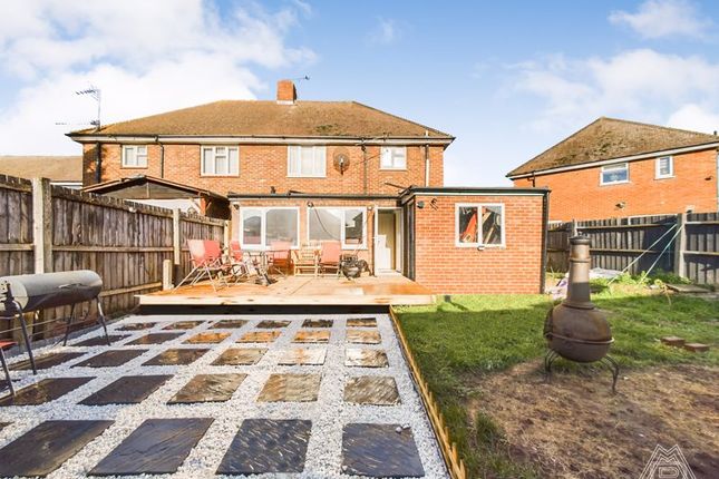 Semi-detached house for sale in Myrtle Grove, Aveley, South Ockendon