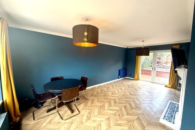 9, Orpington photo 3