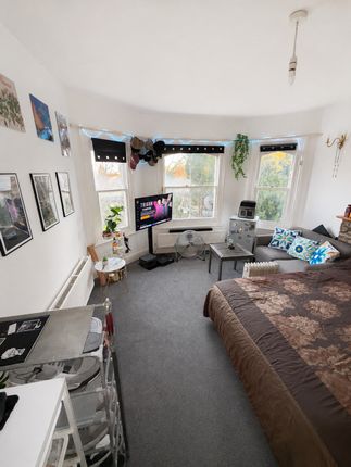 Room 4, London photo 3