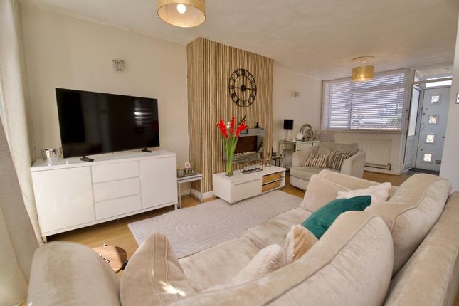 18, Inverness Close, Coventry photo 3
