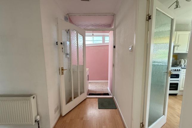 1, Moor Park Court, Dewsbury photo 3