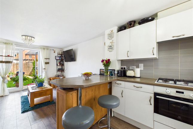 8, Allen Aldridge Grove, Colchester photo 2