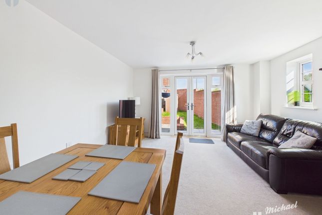 1 Martlet Way, Aylesbury photo 2