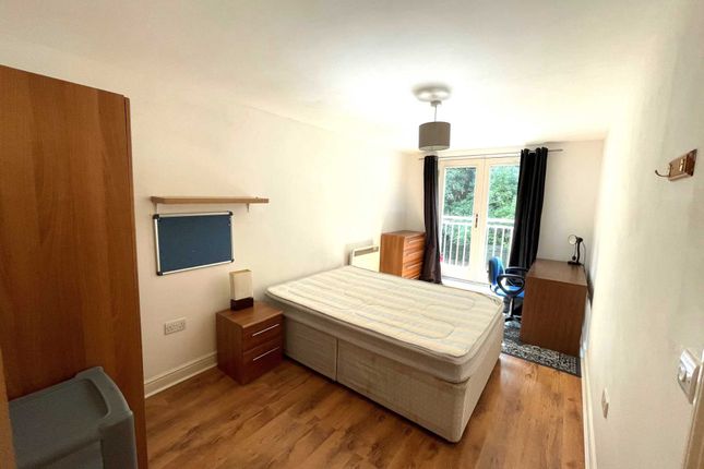 Flat to rent in St Andrew`S Close, Canterbury