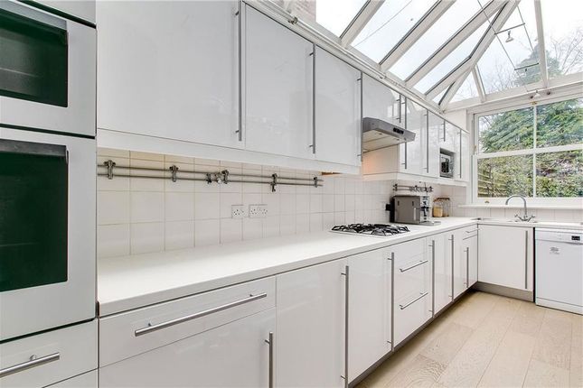 17, Ravenslea Road, London photo 4