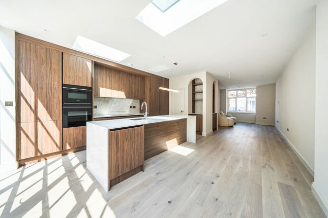 85, Willow Vale, London photo 2