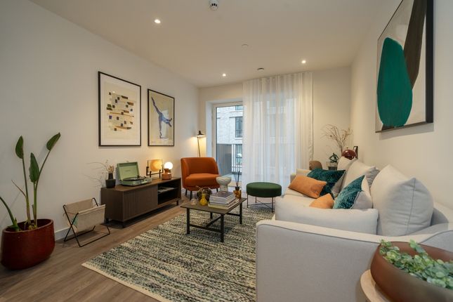 1082, The Maple 2, 10, Aviator Drive, London photo 4
